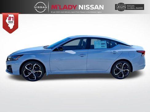 New 2025 Nissan Altima 2.5 SR image 4