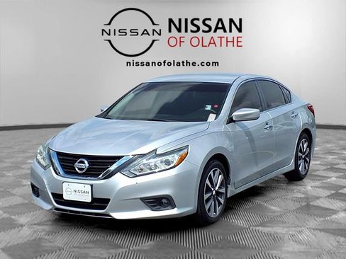 Used 2017 Nissan Altima 2.5 SV FWD image 1