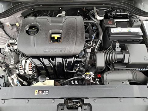 Used 2020 Hyundai Elantra SEL image 33