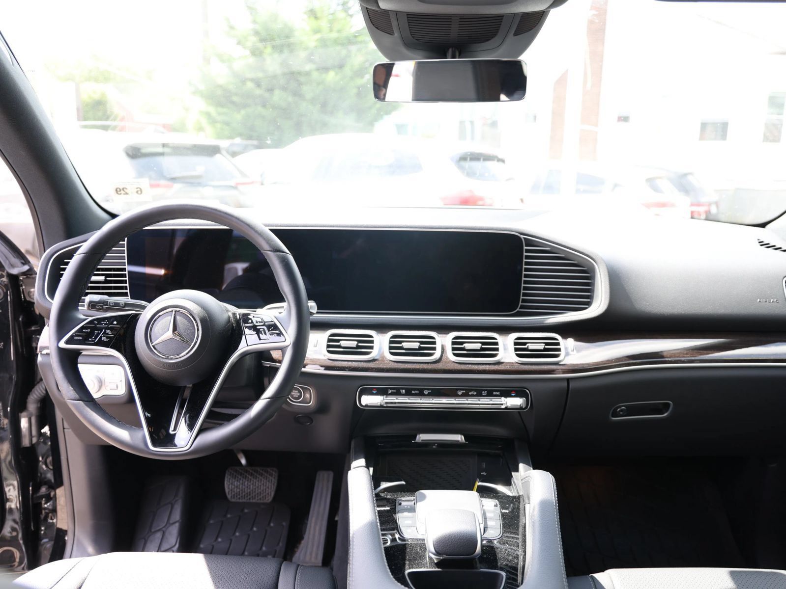 Used 2024 Mercedes-Benz GLE 350 4MATIC image 23