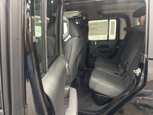 Used 2025 Jeep Gladiator Willys image 6