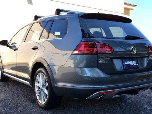 Used 2017 Volkswagen Golf Alltrack SE image 9