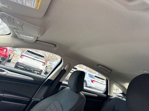 Used 2020 Ford Fusion SE image 23