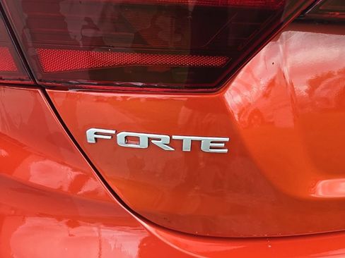 Certified 2023 Kia Forte LXS FWD image 5