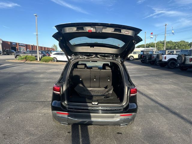 Used 2023 Mercedes-Benz GLB 250 4MATIC w/ Premium Package image 22