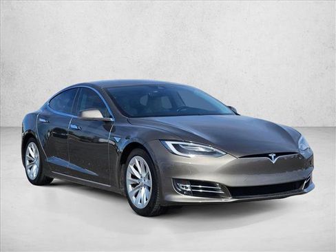 Used 2016 Tesla Model S 75D image 4