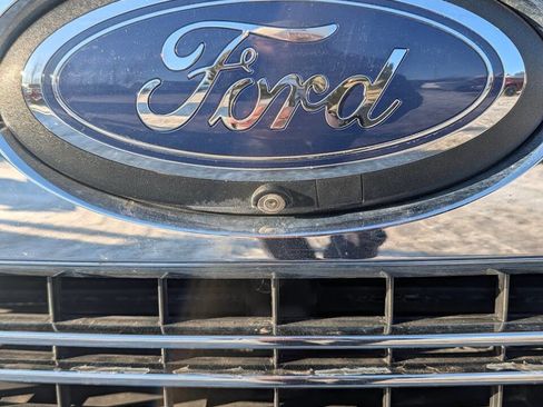 Used 2018 Ford F150 Lariat w/ Equipment Group 502A Luxury image 5