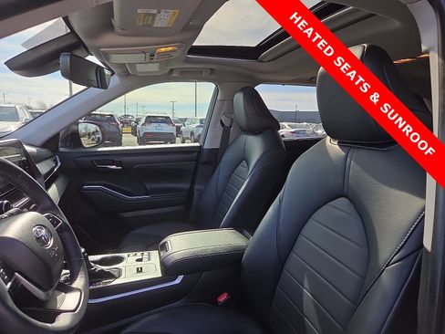 Used 2024 Toyota Highlander XLE image 14