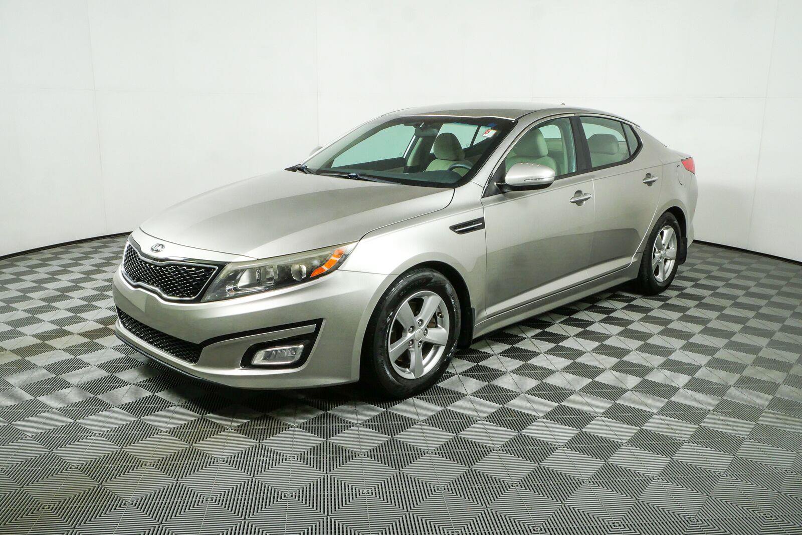 Used 2015 Kia Optima LX FWD image 22