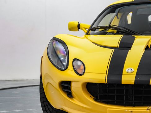 Used 2005 Lotus Elise RWD image 40