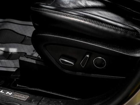 Used 2019 Lincoln Nautilus Reserve image 46