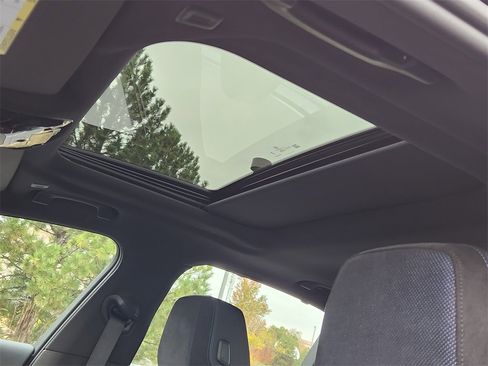 Certified 2025 BMW 530i xDrive w/ M Sport Package image 27