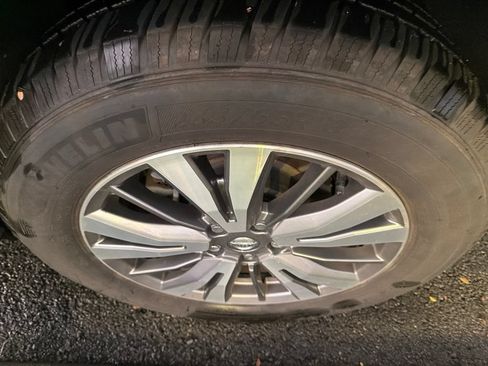 Used 2020 Nissan Pathfinder SL FWD image 41