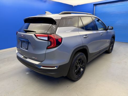 Used 2023 GMC Terrain AT4 AWD/4WD image 7