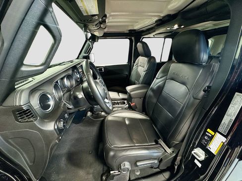 Used 2023 Jeep Wrangler Unlimited Sahara w/ Cold Weather Group AWD/4WD image 12