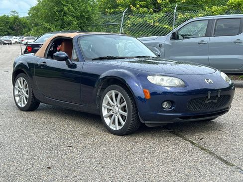 Used 2007 MAZDA MX-5 Miata Grand Touring RWD image 25