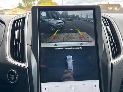 Used 2022 Ford Edge SEL image 19