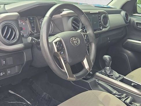 Used 2022 Toyota Tacoma SR5 RWD image 9