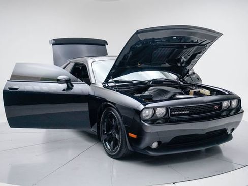 Used 2013 Dodge Challenger R/T Plus RWD image 15