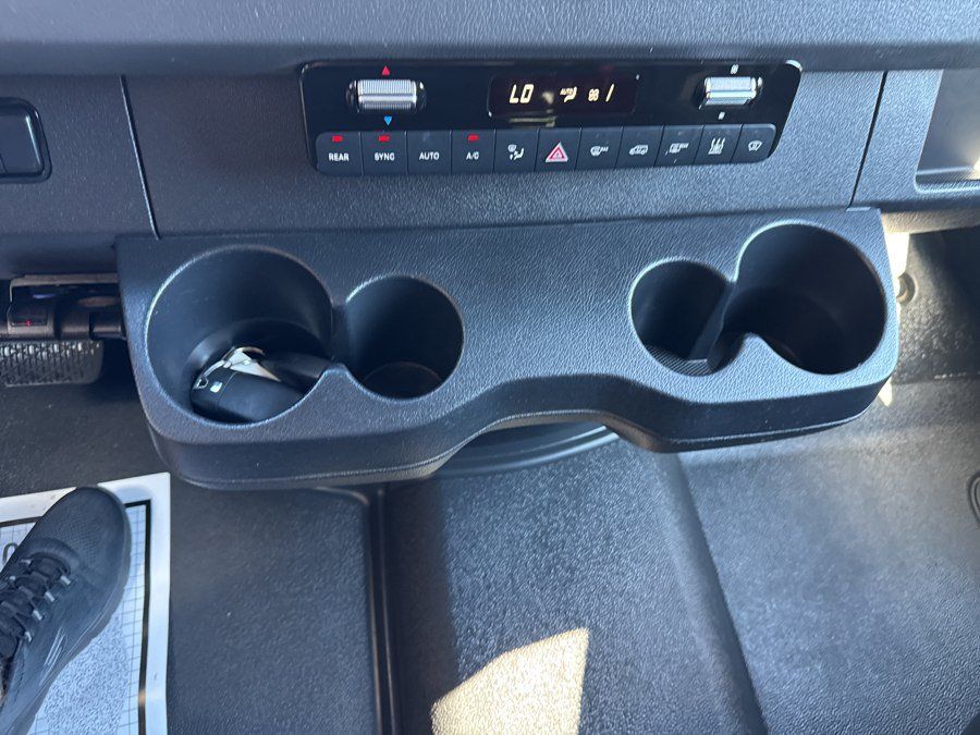 Used 2020 Mercedes-Benz Sprinter 2500 image 38