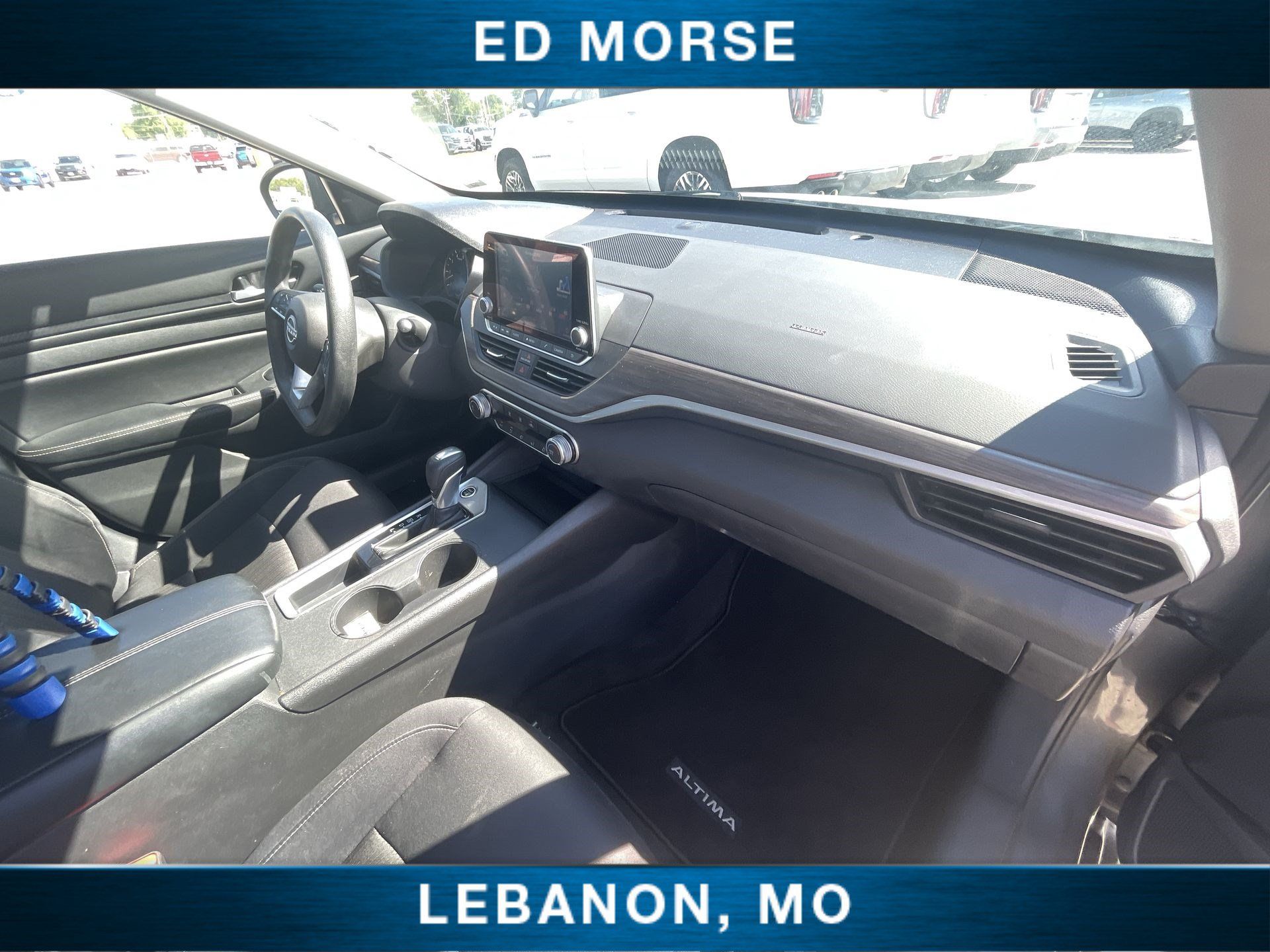 Used 2025 Nissan Altima 2.5 SV FWD image 27