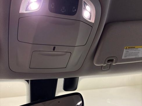 Used 2019 Chrysler Pacifica Touring-L FWD image 15