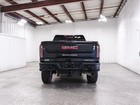 Used 2025 GMC Sierra 2500 AT4X w/ AT4X AEV Edition AWD/4WD image 5