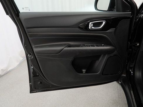 New 2026 Jeep Compass Latitude AWD/4WD image 29