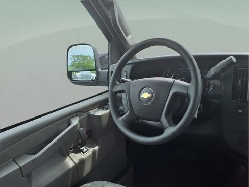 Used 2024 Chevrolet Express 3500 LT w/ LT Preferred Equipment Group RWD image 18