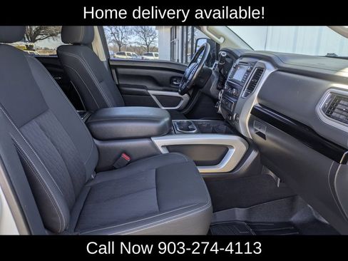 Used 2018 Nissan Titan SV w/ SV Convenience Package image 31