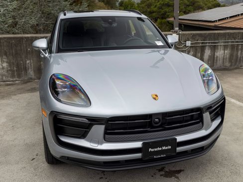Certified 2026 Porsche Macan AWD/4WD image 16