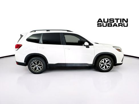 Used 2021 Subaru Forester Premium image 8