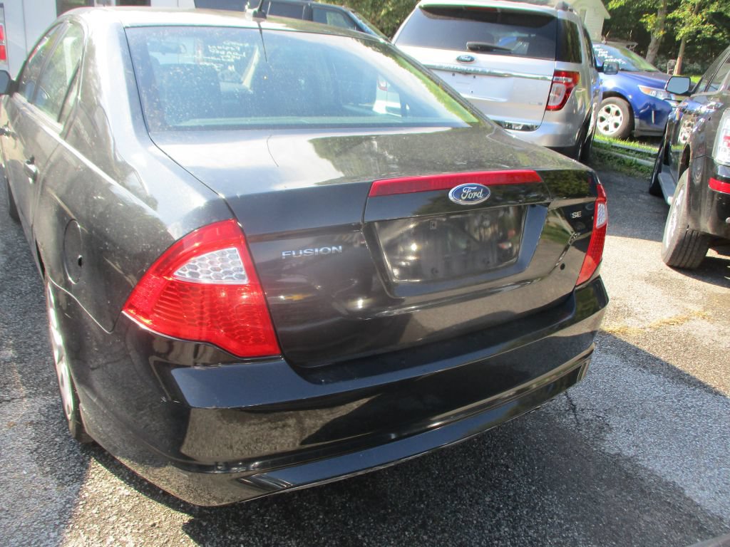 Used 2011 Ford Fusion SE FWD image 4
