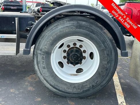 Used 2019 Ford F750 2WD Regular Cab Super Duty image 25