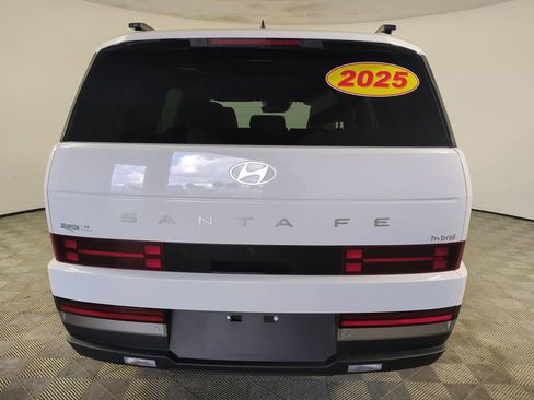 Used 2025 Hyundai Santa Fe Limited image 6