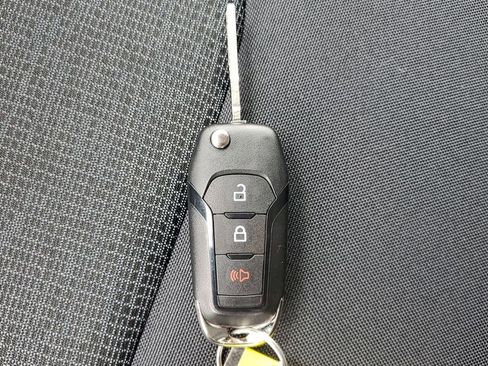 New 2025 Ford Maverick XL image 39