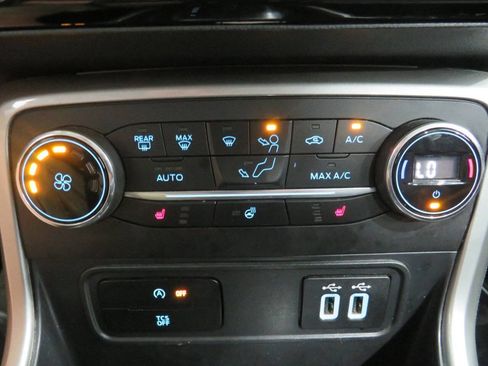 Used 2019 Ford EcoSport Titanium AWD/4WD image 24