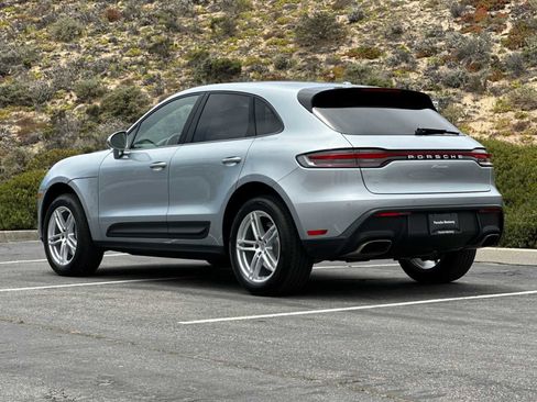 Used 2025 Porsche Macan image 3