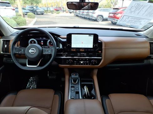 Used 2024 Nissan Pathfinder Platinum w/ Cargo Package image 17