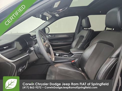 Used 2024 Jeep Grand Cherokee Altitude AWD/4WD image 18