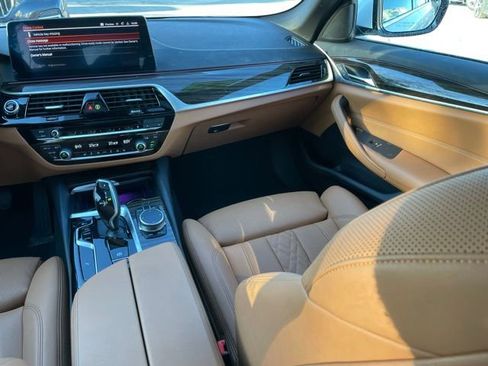 Certified 2023 BMW 540i xDrive w/ Convenience Package image 10