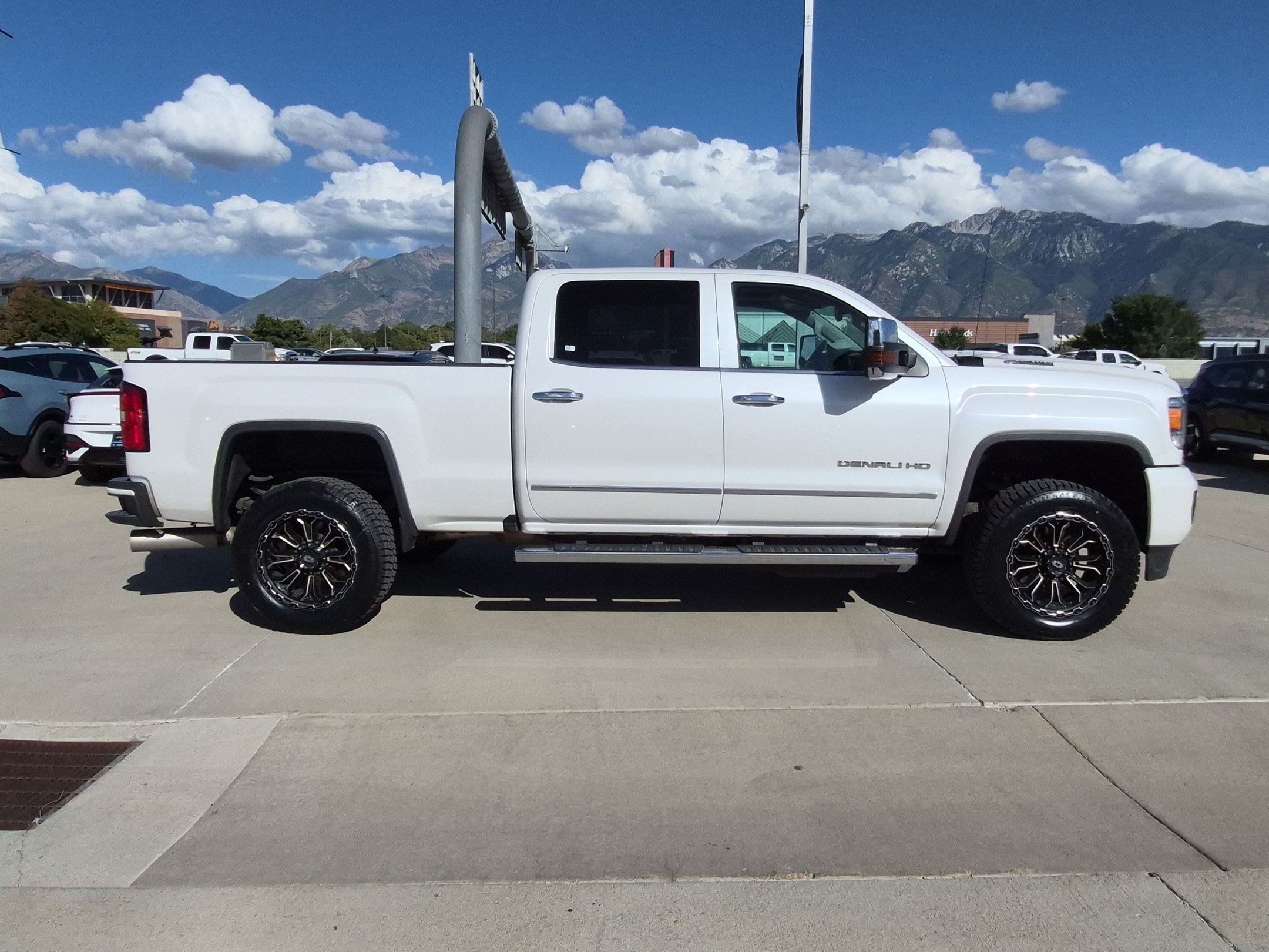 Used 2019 GMC Sierra 3500 Denali w/ Duramax Plus Package AWD/4WD image 6