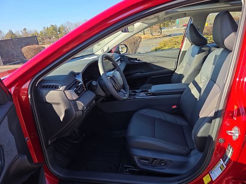 Used 2026 Toyota Camry XLE w/ Premium Package image 15