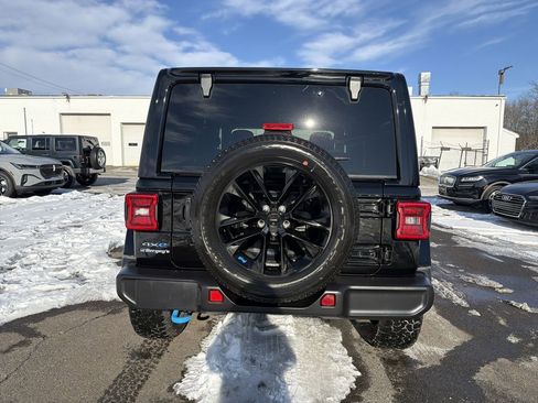 Used 2023 Jeep Wrangler Unlimited Sahara w/ Cold Weather Group image 4