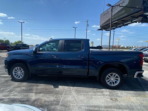 Used 2022 Chevrolet Silverado 1500 LT RWD image 2