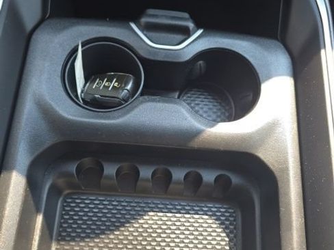 Used 2022 RAM 1500 Big Horn AWD/4WD image 25