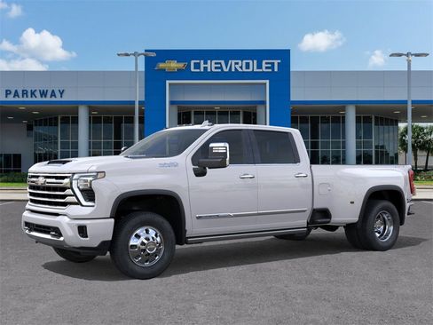 New 2025 Chevrolet Silverado 3500 High Country w/ High Country Premium Package image 2