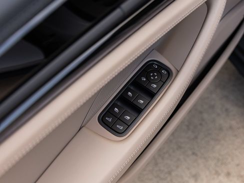 Certified 2026 Porsche Panamera RWD image 22