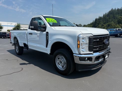 Used 2025 Ford F250 XL w/ XL Chrome Package AWD/4WD image 3