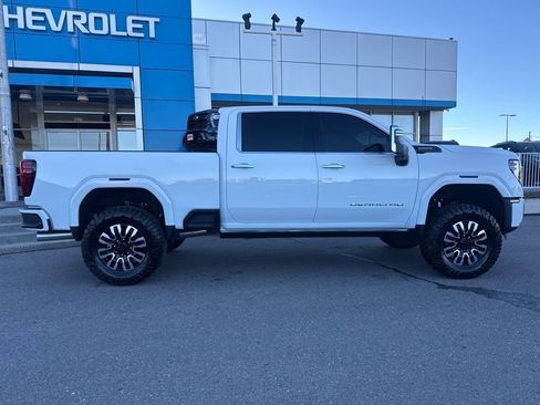 Used 2025 GMC Sierra 2500 Denali Ultimate image 6